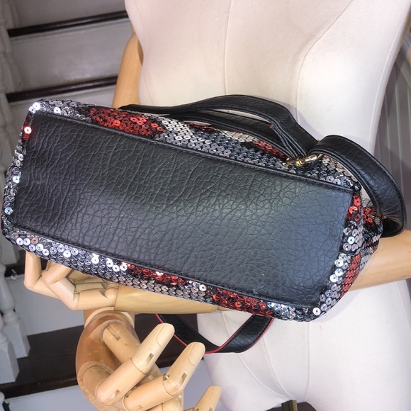 JUICY COUTURE Red Lipstick Kiss Lips Sequin Top Zip Crossbody Shoulder Bag NWT - Picture 9 of 17